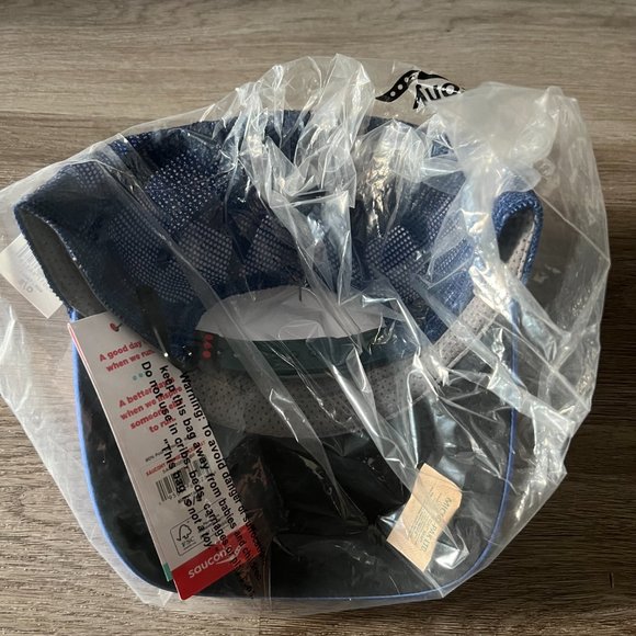 Saucony Hat - Picture 3 of 5